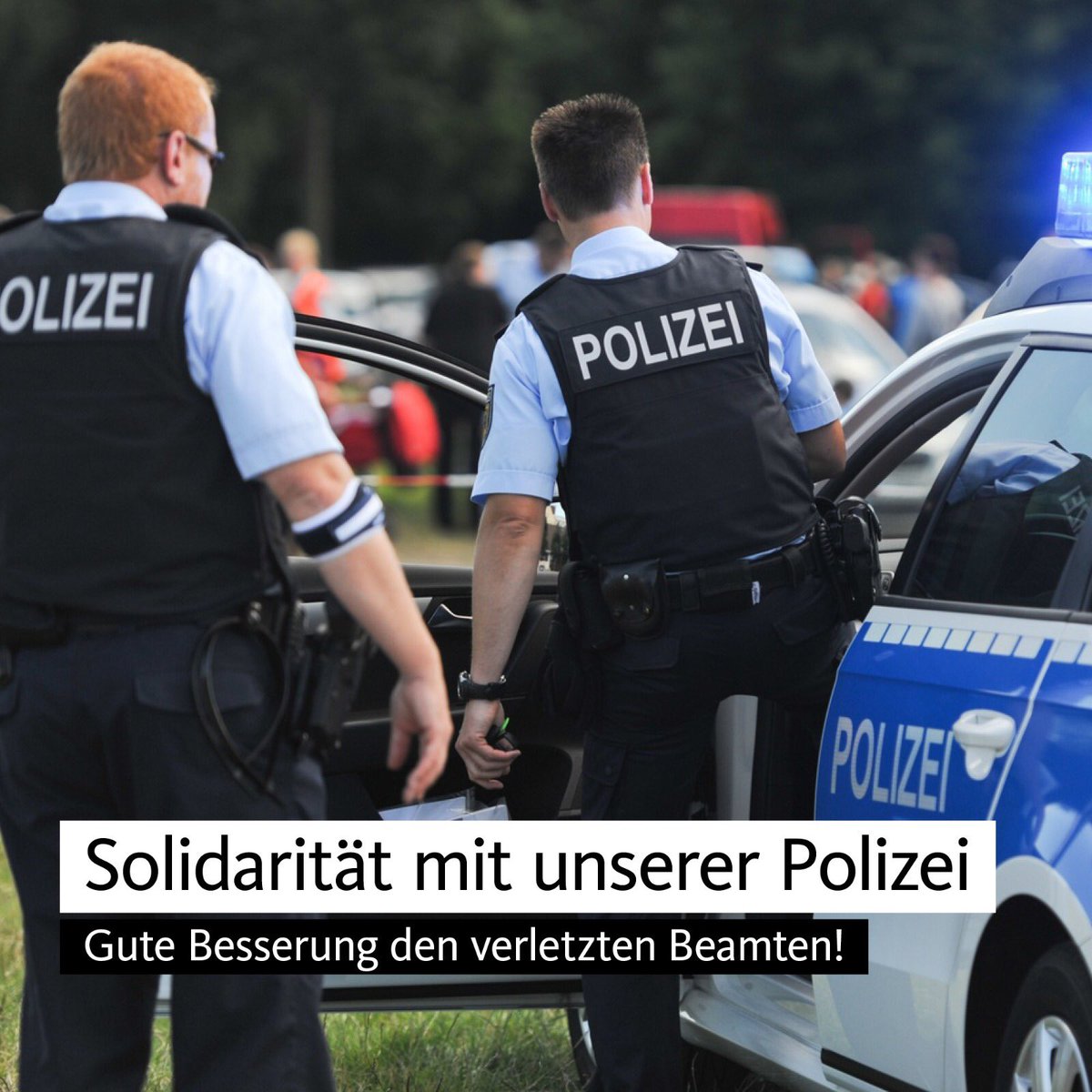 Mehr als ein Dutzend Polizeibeamte erlitten Verletzungen. So etwas ist ein Angriff auf unsere offene Gesellschaft, die Verantwortlichen Straftäter müssen dafür hart bestraft werden. Wer unsere Polizei angreift, der greift damit uns alle an!
#Stuttgart <a href="/PolizeiBW/">Polizei BW</a> <a href="/PP_Stuttgart/">Polizei Stuttgart</a>