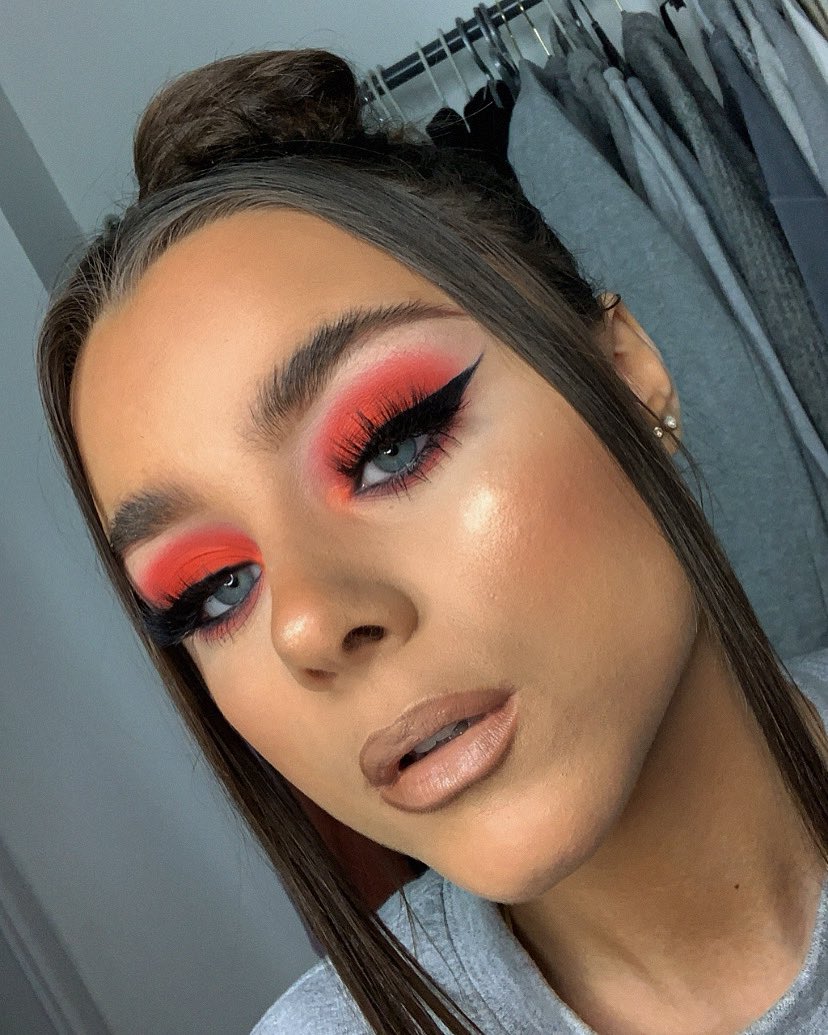 mollyjaynee_'s tweet photo. shamless self promo but trying to grow my page as much as i can over lockdown , few looks i’ve done recently 💜 insta -  @mollyjaynemakeup https://t.co/tzUpNkxU51