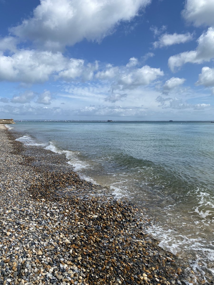 GailB64's tweet photo. Checking our eyesight was well worth the trip #FathersDay #IOW #seaview #sunshine #longwalk https://t.co/VClG0PwAG2