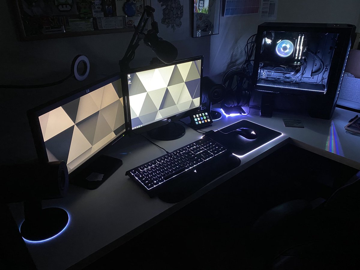 LadyBoxthief's tweet photo. Right before I went to sleep, completely exhausted from setup/building/cleaning/etc, I managed to get a nice night shot of the new PC (which btw is named Chonk cause he’s a big boi) because that’s what you do when you have an RGB addiction, right?!

I love it! https://t.co/dkO0803xT7