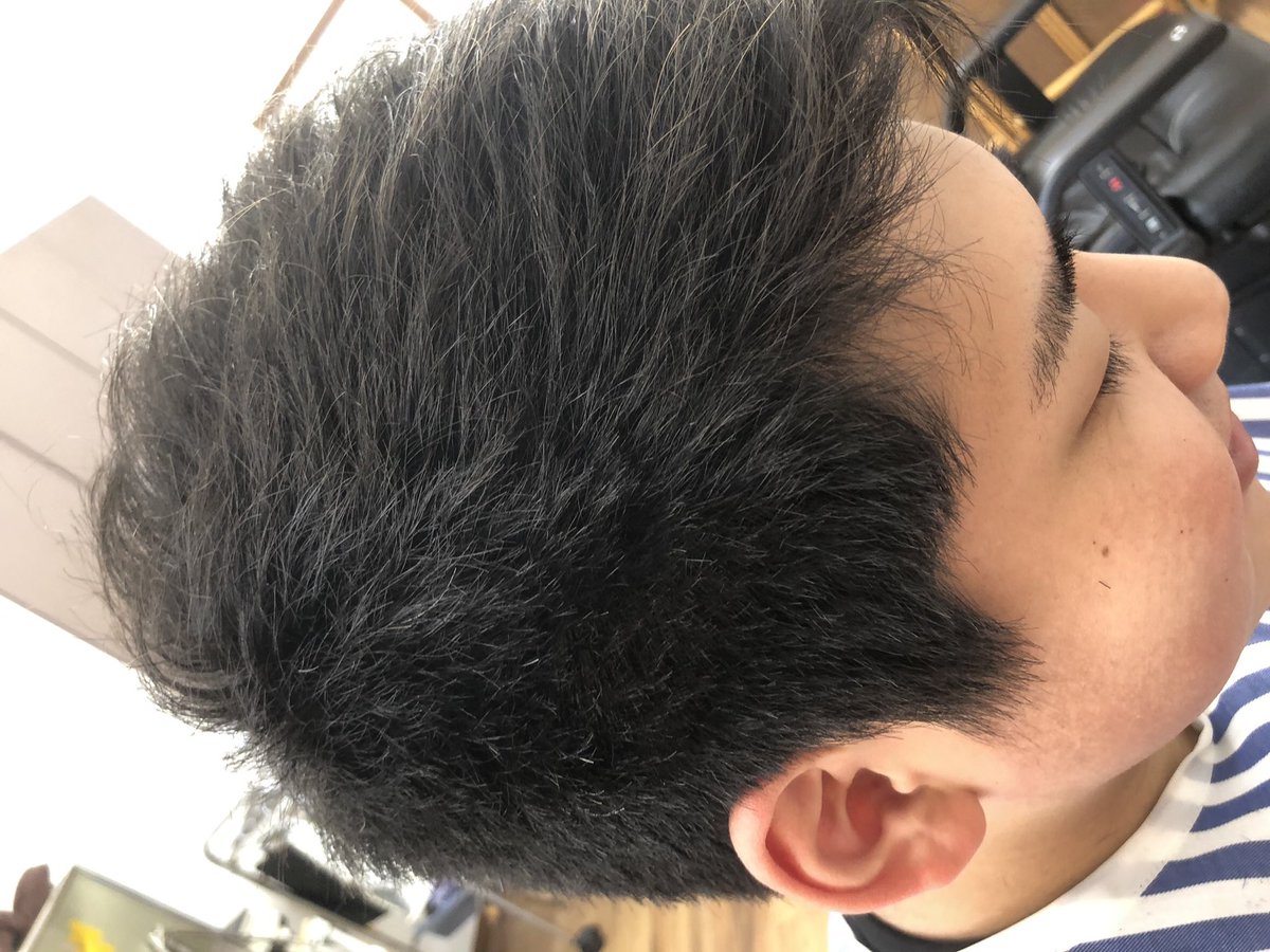 Yscut 髪を多めに梳き髪全体が重すぎない仕上がりに トップを多めに残しておくことでセットがしやすい Yscut 理髪店 美容室 バーバー Barber 八王子 刈り上げ 似合わせカット メンズカット