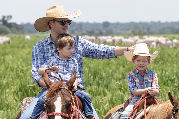 Not all superheroes wear capes. Some wear cowboy hats and boots! 👨🏻‍🌾

Thanks to all the dads who do so much for all our families, both on and off the farm. Happy Fathers Day! 

#HappyFathersDay