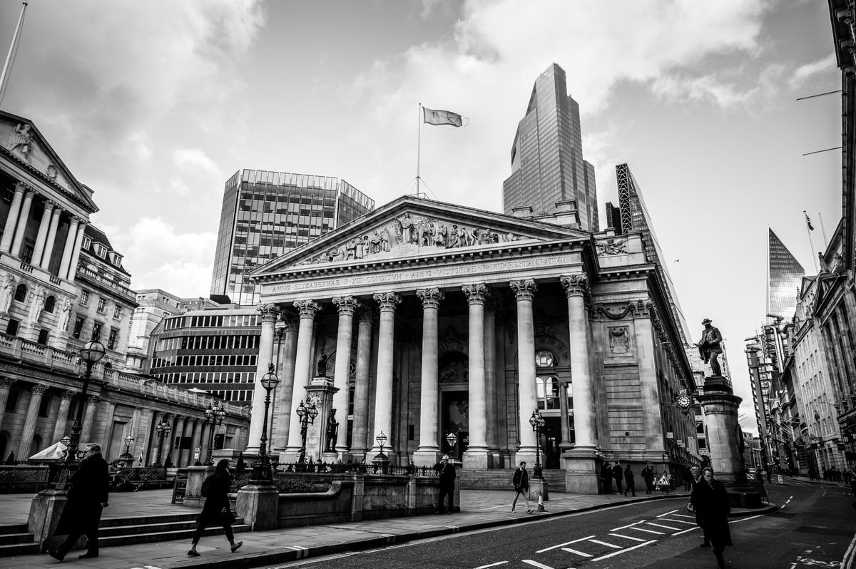 [THREAD]  #photooftheday 21st June 2020: The Royal Exchange https://sw1a0aa.pics/2020/06/21/the-royal-exchange/