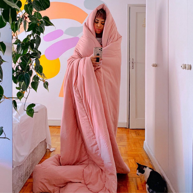 moda_it's tweet photo. Único look possível pra hoje, né?! 😂 Marca aqui aquela amiga que você tem certeza que tá no mesmo mood esse finde 💖 📷 @laricunegundes https://t.co/HiMhPftfou