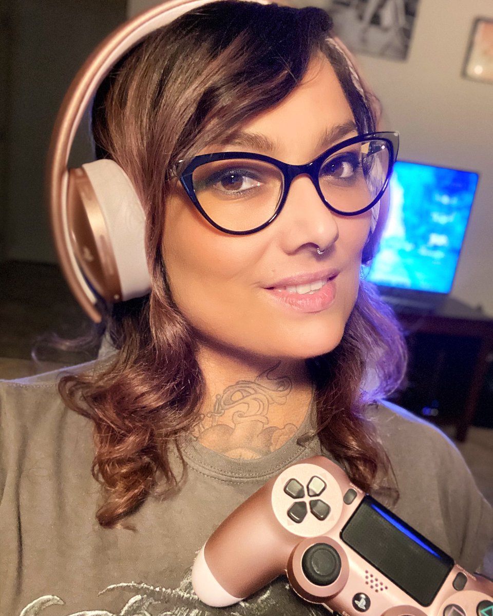 Game time!!! But do I play Modern Warfare or WWII?!? Ms_Maihem on #Ps4
#CODMW #CODWWII