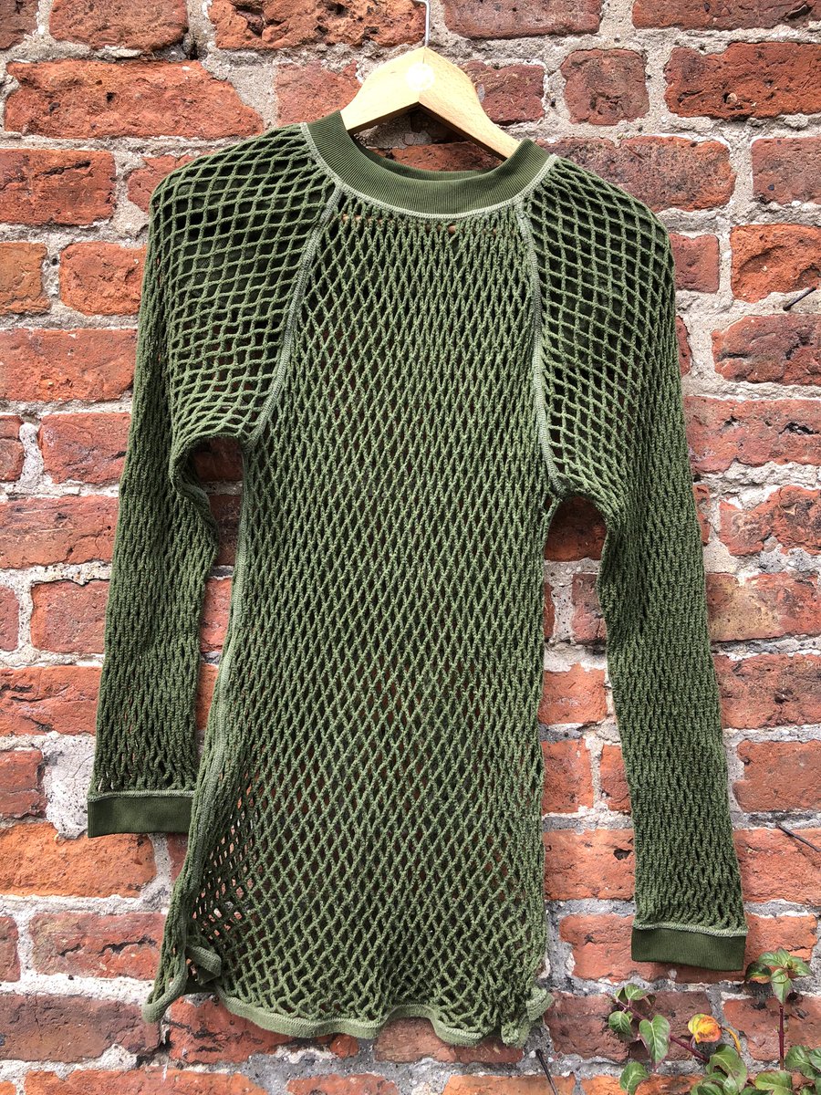 Followbackfool's tweet image. #Vintage BRITISH #MILITARY STRING #VEST SIZE 4 42” Chest #CrowsFoot #BroadArrow #militaria #reenactment #historyhttps://www.ebay.co.uk/itm/153978813182 @eBay