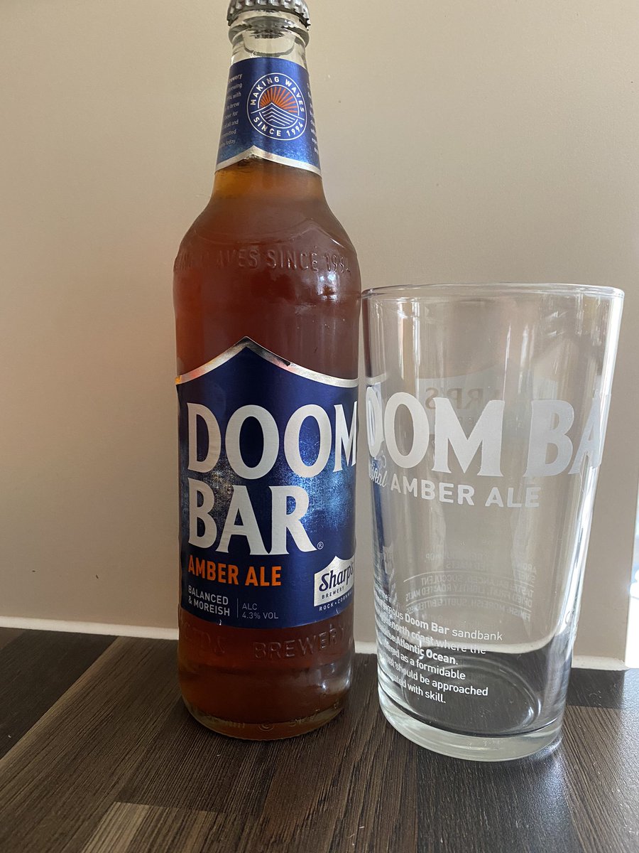 CaskConnoisseur's tweet photo. Classic Doom Bar (4.0%ABV) which is proudly brewed by @SharpsBrewery 😁 Sweet and fruity 🍻 #cheers #sundayvibes #beerlife #beerme #beerstyle #beeroclock #beerdrinker #beerlover #ilovebeer #beermad #beautifulbeer #beersofcornwall #beersampling #beertasting #beerblogger #sweetbeer https://t.co/Dso5h2EXdm