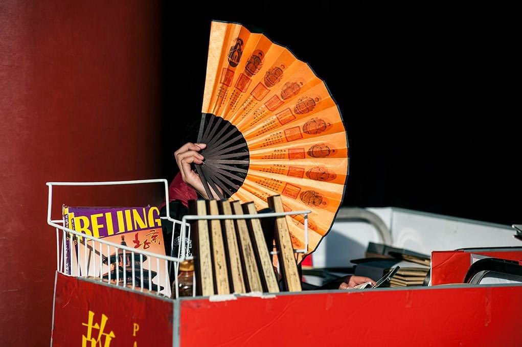 smithjp59's tweet photo. Sun shield. Souvenir stall, Beijing
#streetphotography #streetphoto #beijing #dailylife https://t.co/1kuGj4UHQh