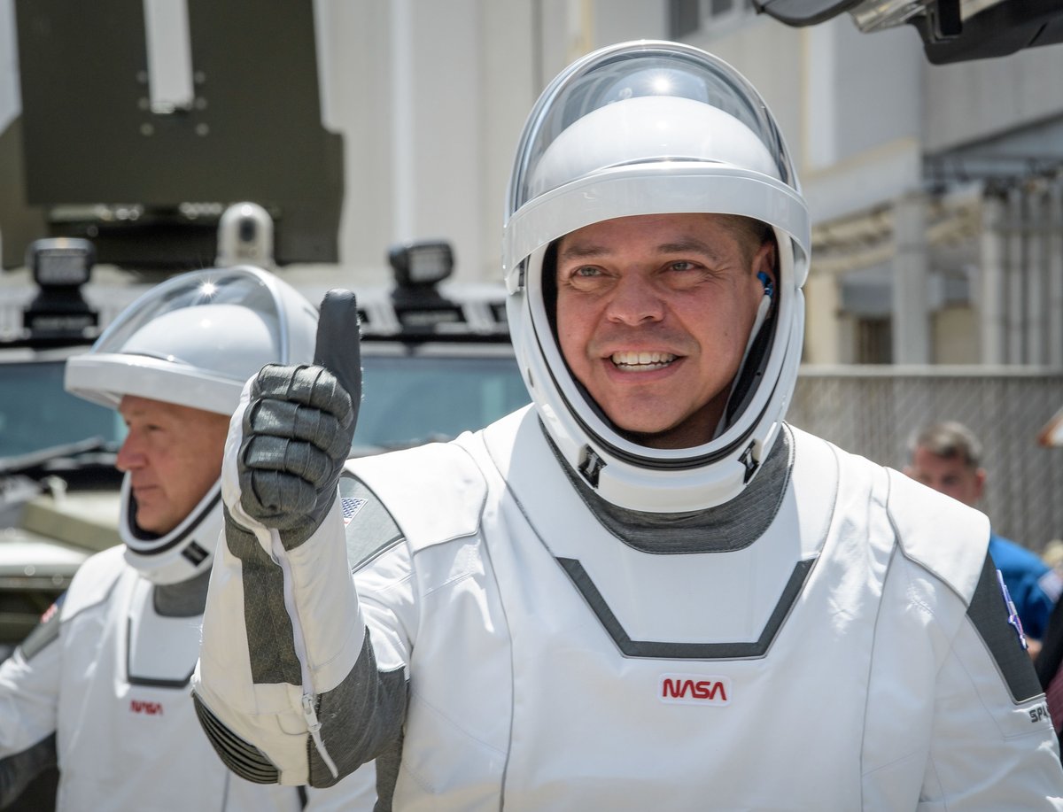 Space_Station's tweet photo. Did you know we've got four dads in space? Happy Father's Day to @AstroBehnken, @AstroDoug, @Astro_SEAL and Anatoly Ivanishin! https://t.co/z0butdkt0y