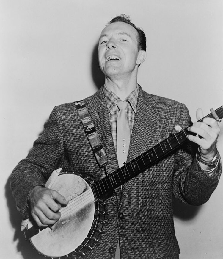  #IDedicateThisWeekTo Peter Seeger, American folk singer &social activist. He &The Weavers, were blacklisted during The McCarthy era.He re-emerged as a prominent singer of protest music for internat’l disarmament, civil rts, counterculture, workers rights &environmental causes.