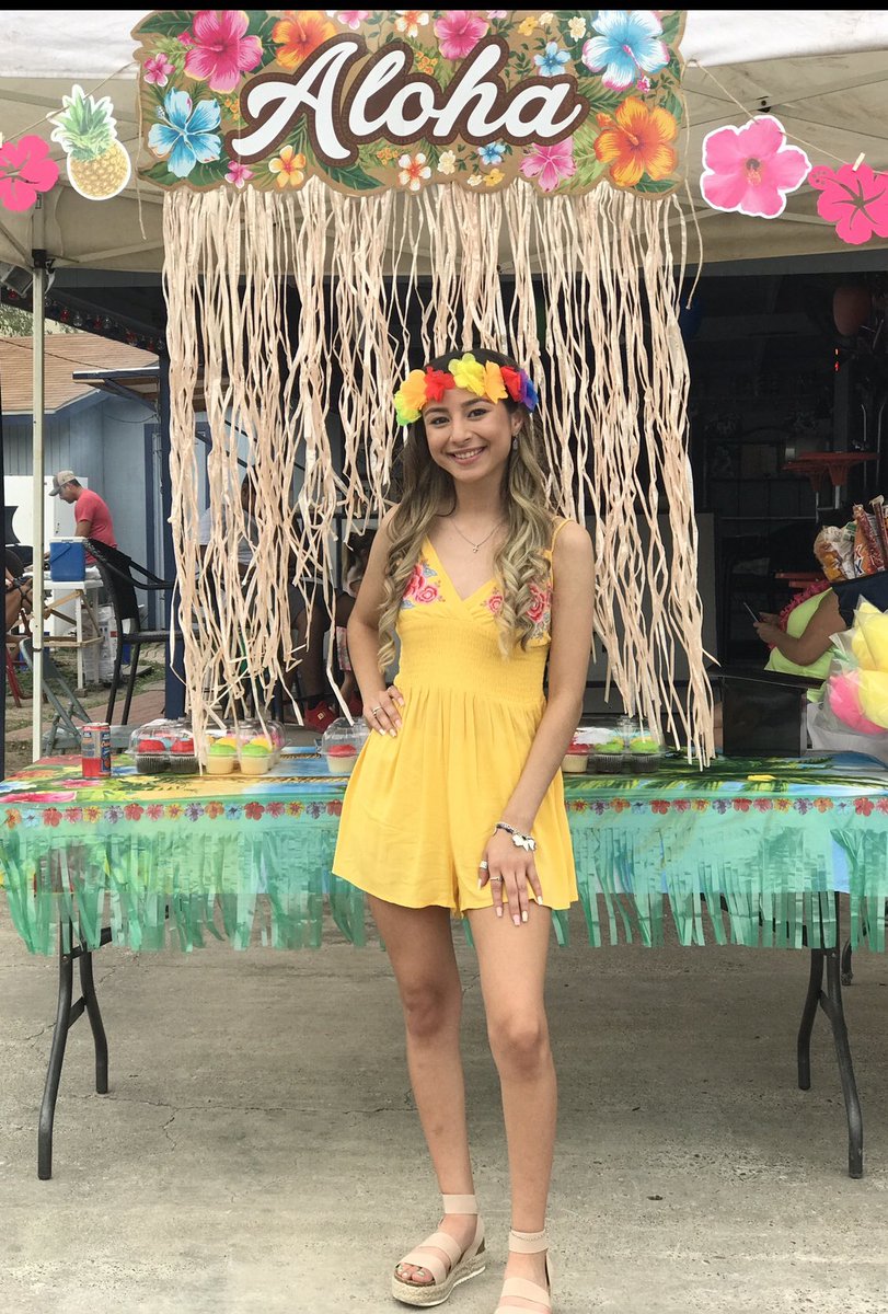 e_pat18's tweet photo. Celebrated our Graduate &amp; our Father yesterday🎓🤴🏼 Thank you to eveyone who made it to the graduation parade! We are beyond blesssed with so much love from so many of our family &amp; friends🙏🏼 We ❤️ U https://t.co/yguN9FRdlI