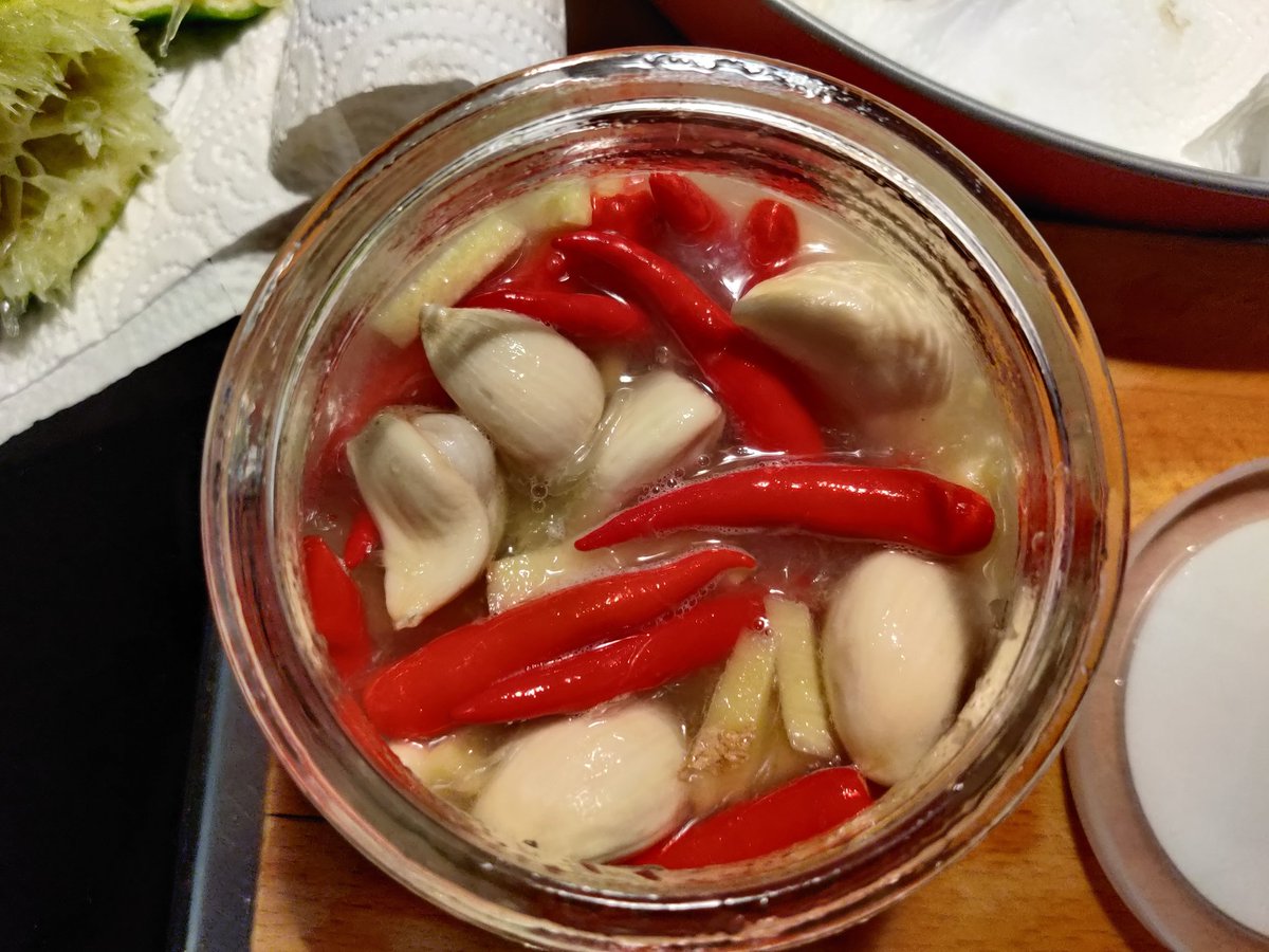 SmitaPati's tweet photo. Batch 1 ready for Ginger Garlic Chilli pickled in Lemon Juice. My grand ma use to make this during summers. Missing Home but trying not to miss the taste.
#odiyafood #OdiyaCulture #Odiya #pickled #foodismedicine #foodie https://t.co/ZfRQrZDdjO