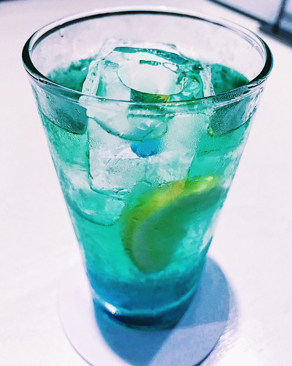 青いドリンク 青いドリンク