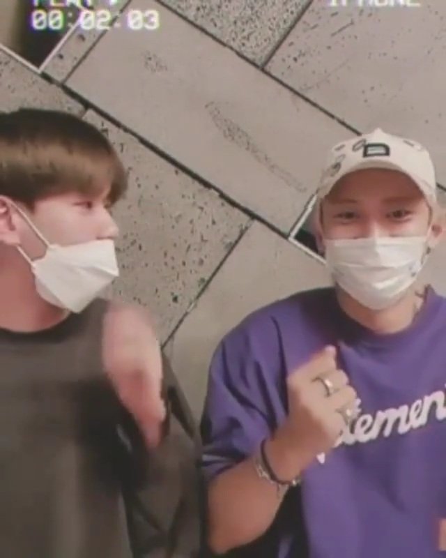 qgwaris's tweet photo. ค่ะทุกคนเรื่องมันก้อเพ่นมาอย่างงี้แหละค่ะ ขออภัยทิ่หมิ่น พี่เค้ามากิงค่ะ มาพร้อมเจ้าของเพลงเรย สักสิทมาก เชื่อแร้วค่ะ เชื่อแร้ว5555555555555555 งั้นมาจ้าแก้บนจ้ะ แจก 500 บาท 1คน สุ่มจากรี ประกาศวันที่ 26 เวลาประมาณ 2-3ทุ่ม 🙏💖 #chanbaek https://t.co/CkwHSSNe3F