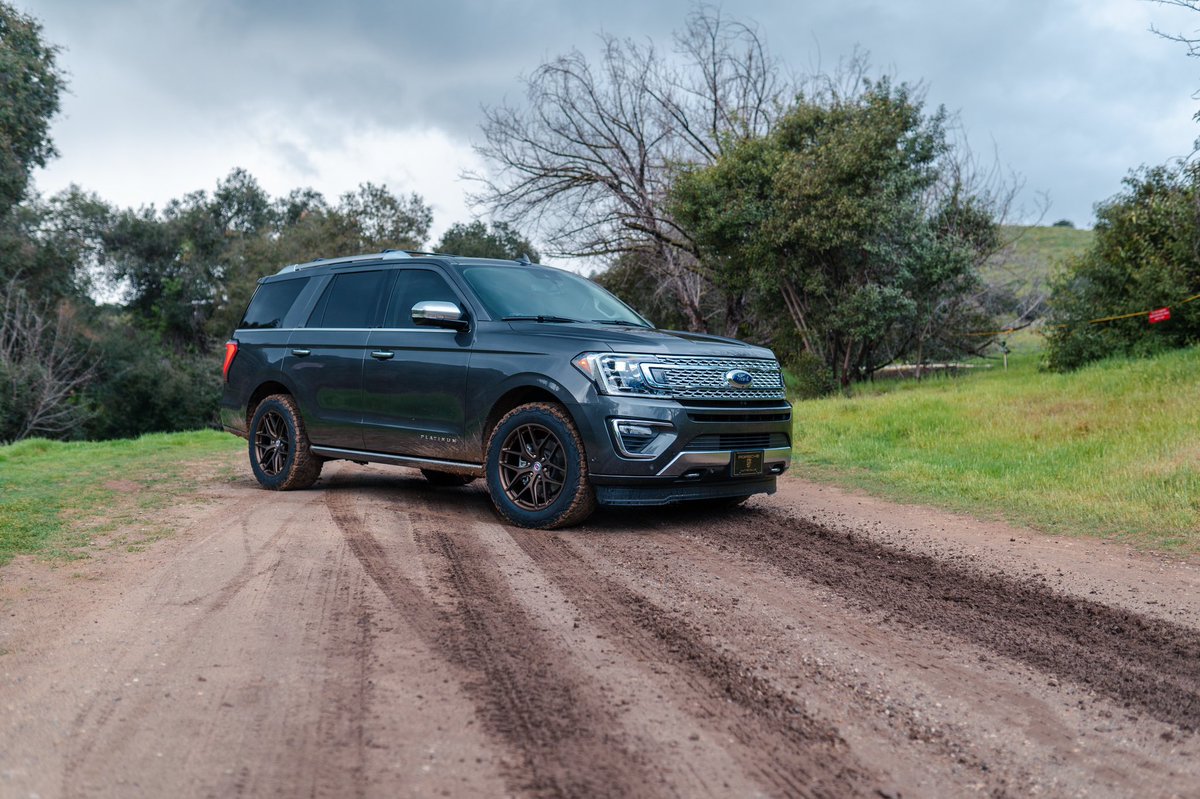 msportworld's tweet photo. Happy Father’s Day 👨‍👧‍👦to all the dads today!

Here’s our 8 pax kid hauler!

525hp Expedition Platinum from @NorthsideFord 
Performance: @aFePOWER 
Wheels: @HRE_Wheels P161
Tires: @BFGoodrichTires KO2

#fathersday #HappyFathersDay2020 #bfgoodrich #hrewheels #afepower #Ford https://t.co/9SWDvaJqSA
