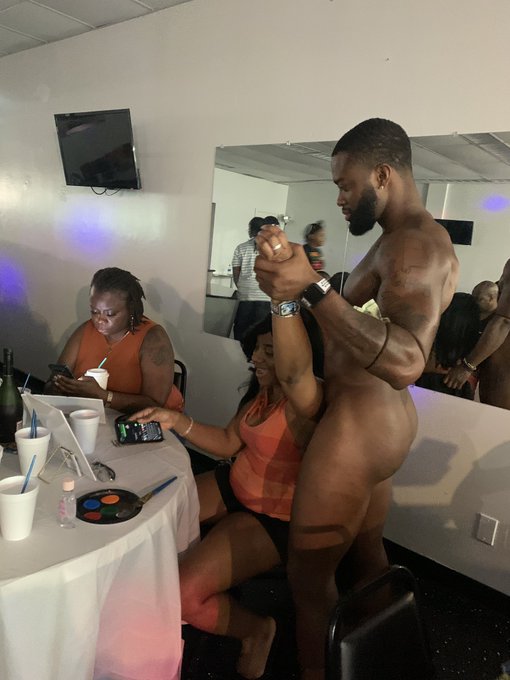 Missed out this weekend? Get your tickets for this weekend! https://t.co/LNhgVSgcPz https://t.co/GqH<a href="/tag/paintnsip"class="tags"><span>#paintnsip</span></a>