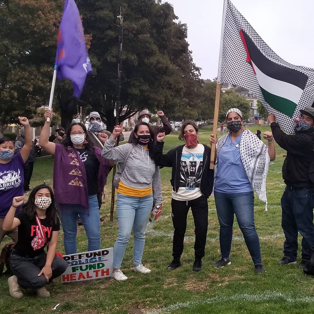 ClairePVW's tweet photo. We did it. Launched #SummerofSolidarity. #Healthworkers #Healers #IndigenousPeoples. #Families who've lost loved ones to police terror. #Grassroots orgs. Bridging peoples, crossing water, we say BLACK HEALTH MATTERS. @gabrielaoakland @DoNoHarmUCSF @APTPaction @SFCollective415 https://t.co/Iqs3spUchf