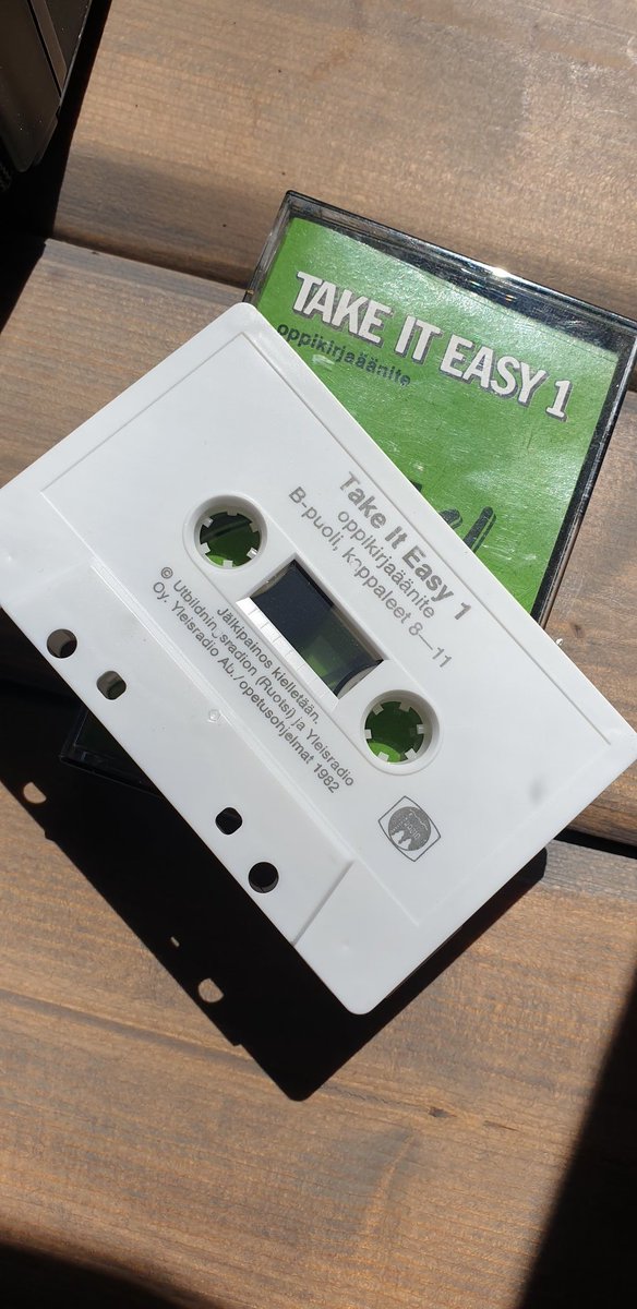 mihalme's tweet image. C-kasettien kätköistä, vuodelta 1982, Take it easy 1 😊 #kielikurssi #howdoyoudo