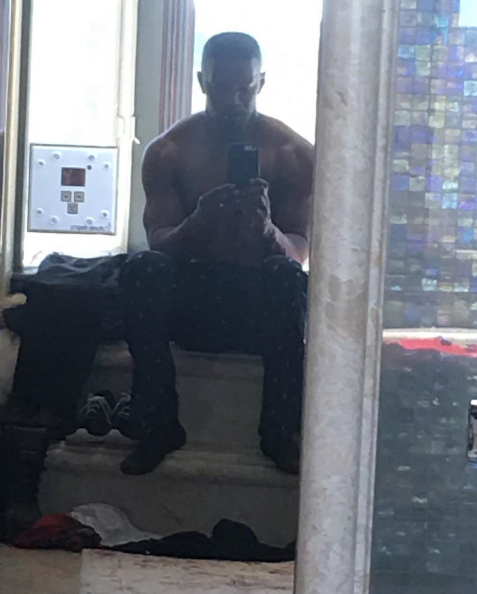 Il_Nerdastro's tweet photo. È stata la notizia sotterranea di questi giorni: #JamieFoxx sarà #MikeTyson nel biopic #FindingMike, in un film che finalmente vedrà la luce, dopo qualcosa come sei anni...
https://t.co/dXgBNBHvJU
#BossLogic #FanArt #Cinema https://t.co/jxEPjY2ZRu