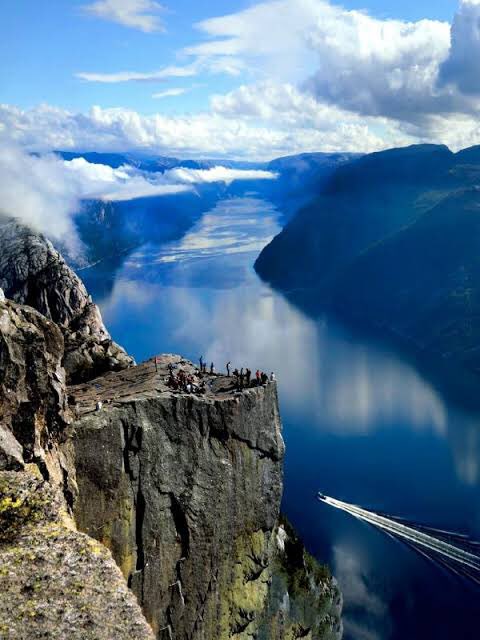 planborealis's tweet photo. Tercera parte sobre el Viaje Vikingo, en donde hablamos sobre los fiordos, que son una de las principales maravillas naturales del mundo https://t.co/7rgFiW3vKI

Viaje vikingo parte 1 👉🏻 https://t.co/RkNG5ec3q4

Viaje vikingo parte 2 👉🏻 https://t.co/HjpLZsmlmI https://t.co/asENx2zFkd