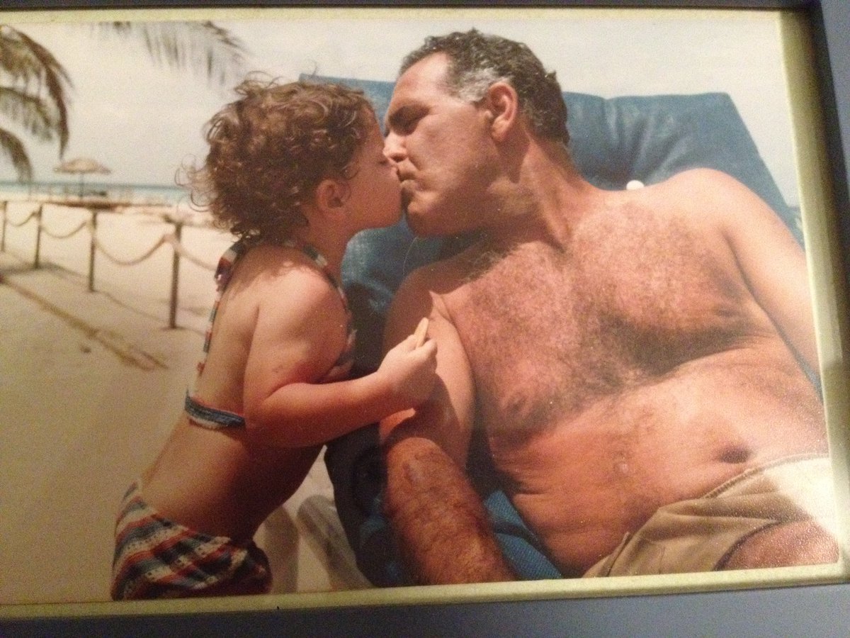 AMarathakis's tweet photo. Happy Fatherโs Day, Iโll cheers to that๐ป Enjoy your cake Dad, I love you๐โค๏ธโผ๏ธ ฮฃโฮฑฮณฮฑฯฯ ฯฮฑฯฮฌ ฯฮฟฮปฯ! #DadCake #IfYouKnowYouKnow ๐๐๐ผโผ๏ธ https://t.co/ATObnFgfHe