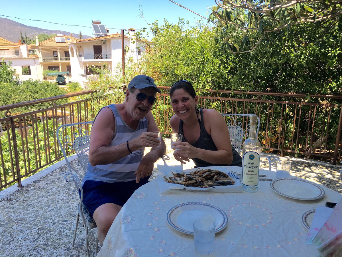 AMarathakis's tweet photo. Happy Fatherโs Day, Iโll cheers to that๐ป Enjoy your cake Dad, I love you๐โค๏ธโผ๏ธ ฮฃโฮฑฮณฮฑฯฯ ฯฮฑฯฮฌ ฯฮฟฮปฯ! #DadCake #IfYouKnowYouKnow ๐๐๐ผโผ๏ธ https://t.co/ATObnFgfHe