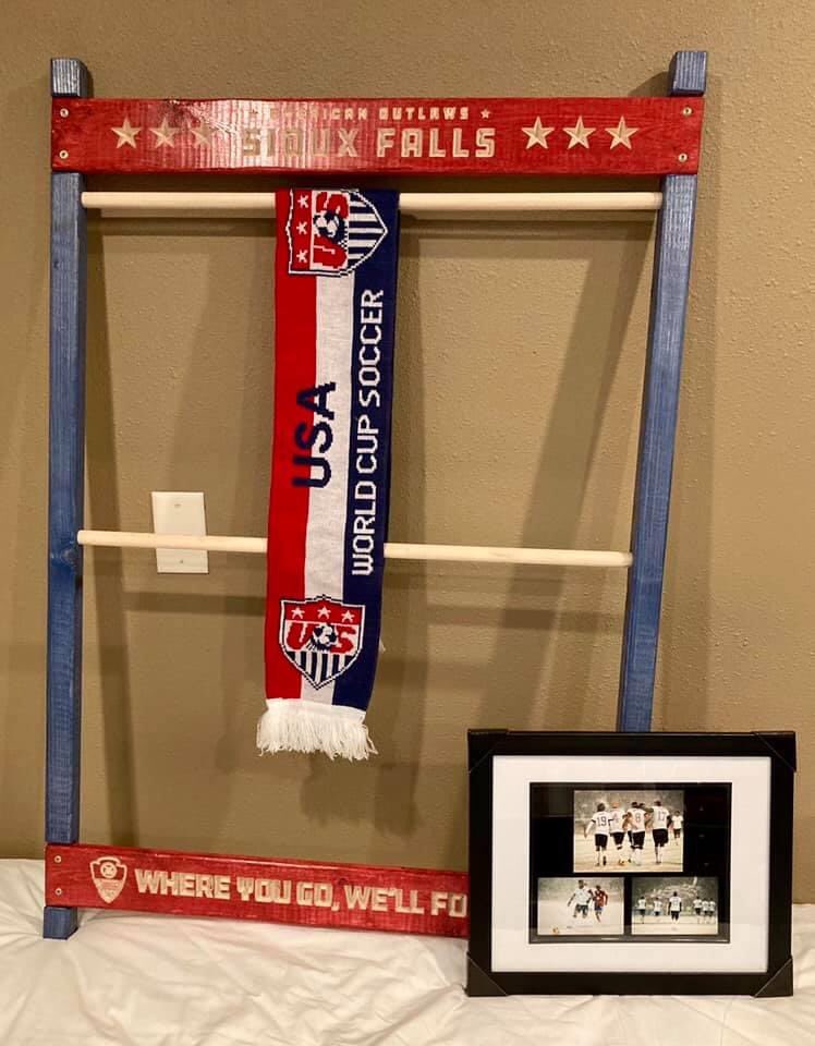 getfree31's tweet photo. Awesome #FathersDay gift this year! Will soon be full with scarves repping @AOSiouxFalls @AmericanOutlaws @USMNT proudly! #whereyougowellfollow https://t.co/Rqt4ix673e