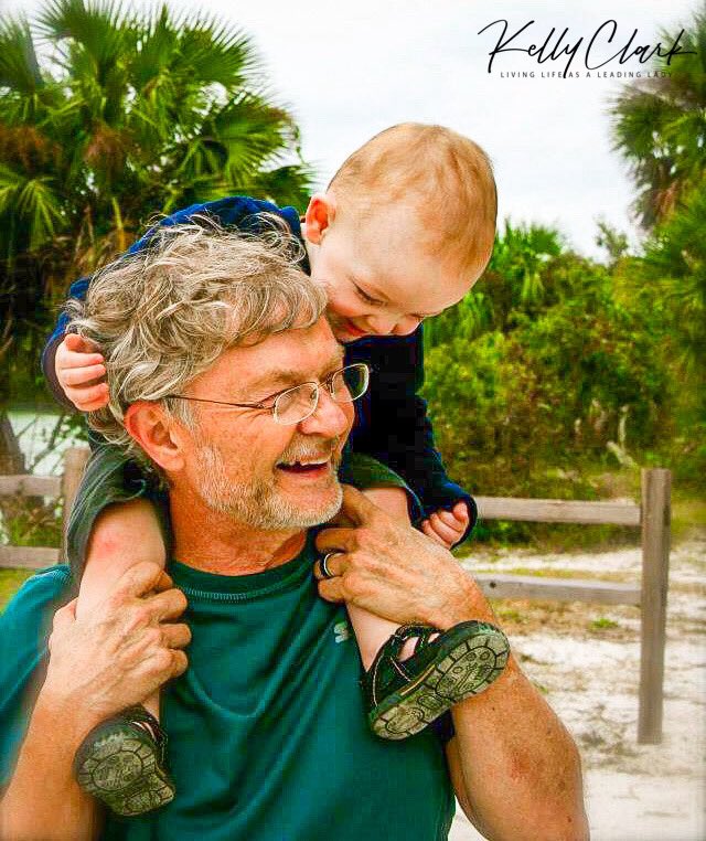 kellylclark13's tweet photo. Happy Father’s Day to all the Dads out there! Here’s one of my favorite pics of my Griff, with my Dad. They’re always cracking jokes together ☺️ Enjoy the day, Dads!
#Pappaw #HappyFathersDay https://t.co/FWNsBjpY4d