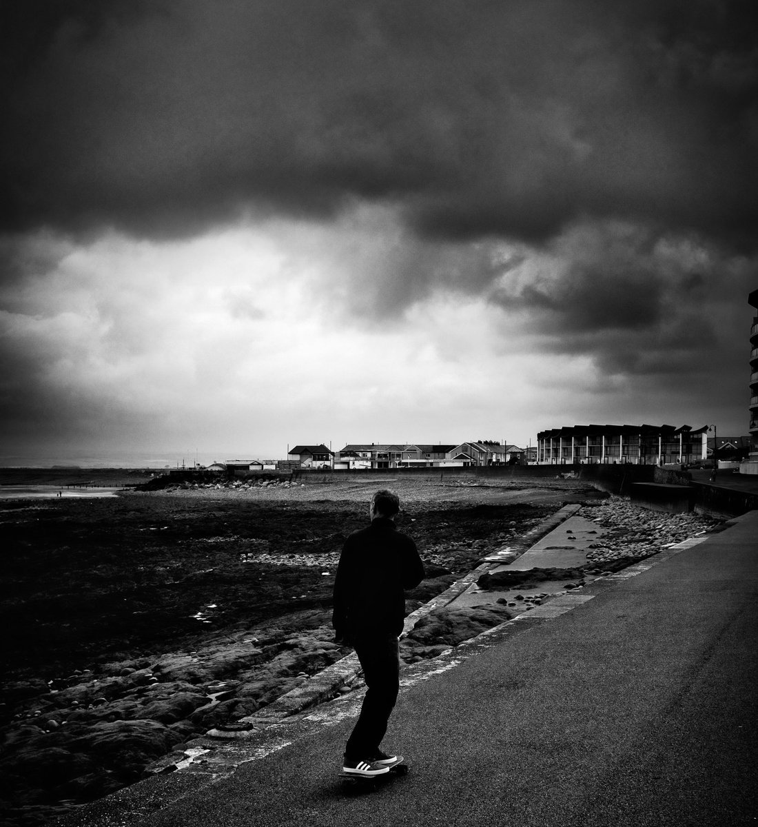 thisdevon's tweet photo. #skaterboy #sk8 #devon #this_devon #westwardho #threestripes #adidasoriginals #noairneeded #greatdevondays #lovenorthdevon #lovedevon #ilovenorthdevon #thisdevon #devonscenery thisdevon https://t.co/FEOCifQmoq