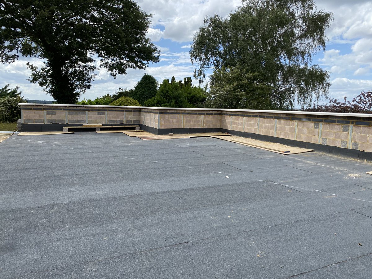 StoneworksL's tweet image. Esher-Great weekend for Londonstoneworks,50 copings on place.
Stone supplier Thoverton stone.