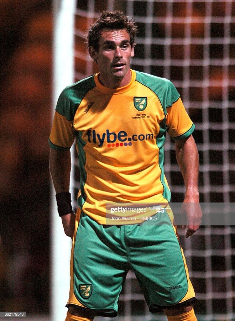 Also..Happy 47th Birthday to former Canary *Peter Thorne*.
42 games & 2 goals (2005-07). 