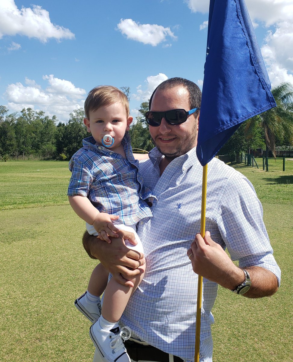 SebaBahler's tweet image. Feliz dia para todos los padres, especialmente para el mio @AleBahler y a @Luchy_Den_Dauw por Ciro y próximamente Felipe 😍😍