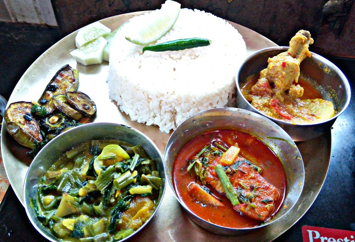 Sayaneedas2's tweet photo. Father's day special lunch ❤😍

#FathersDay #FathersDaySpecial https://t.co/CwaUiSkrHI