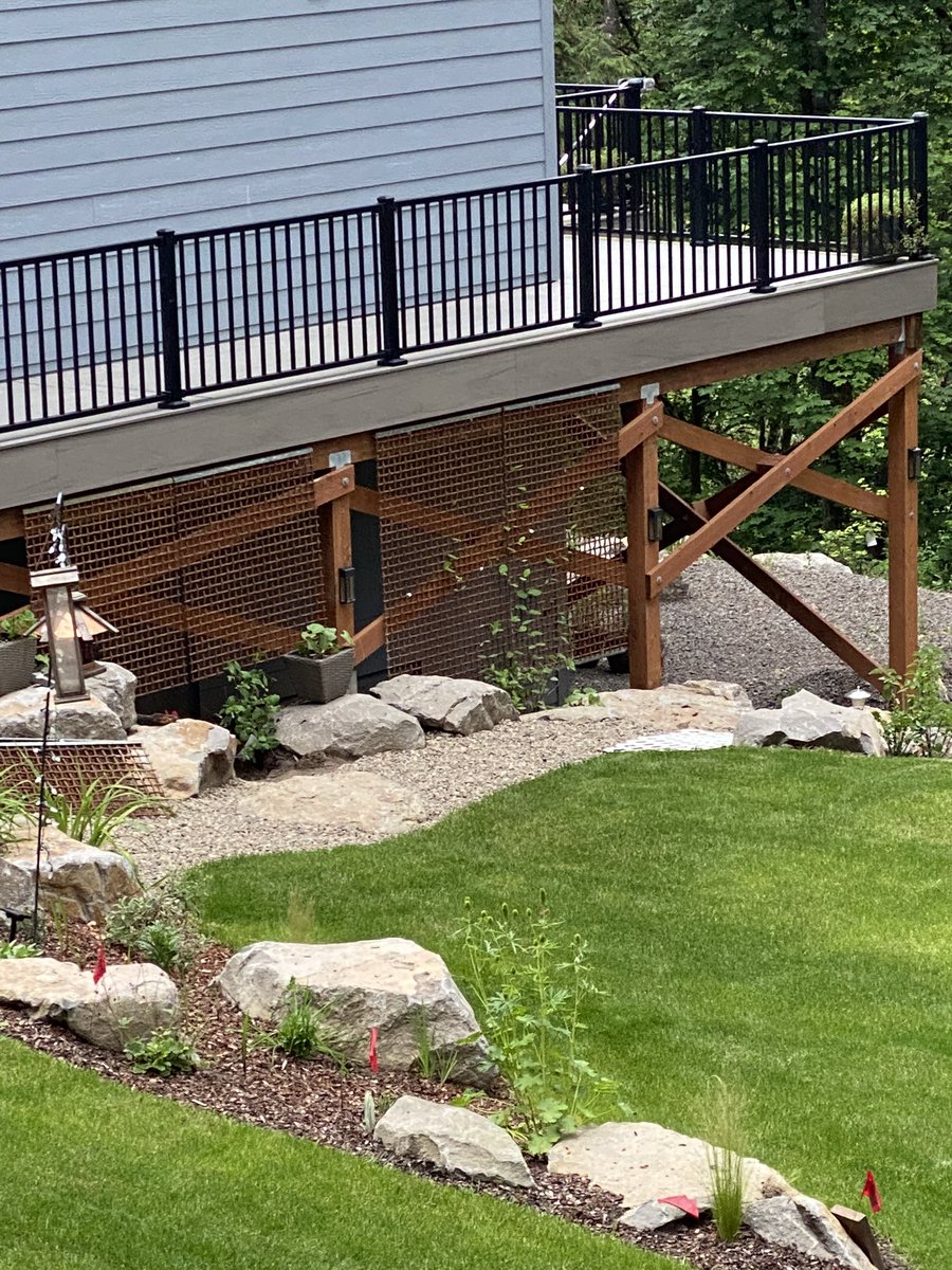 booandcoo0220's tweet photo. #DadBuiltThis added these rock screens to the deck....and some rock paths....rock and materials from Lowe’s.. https://t.co/udMA57ID6N