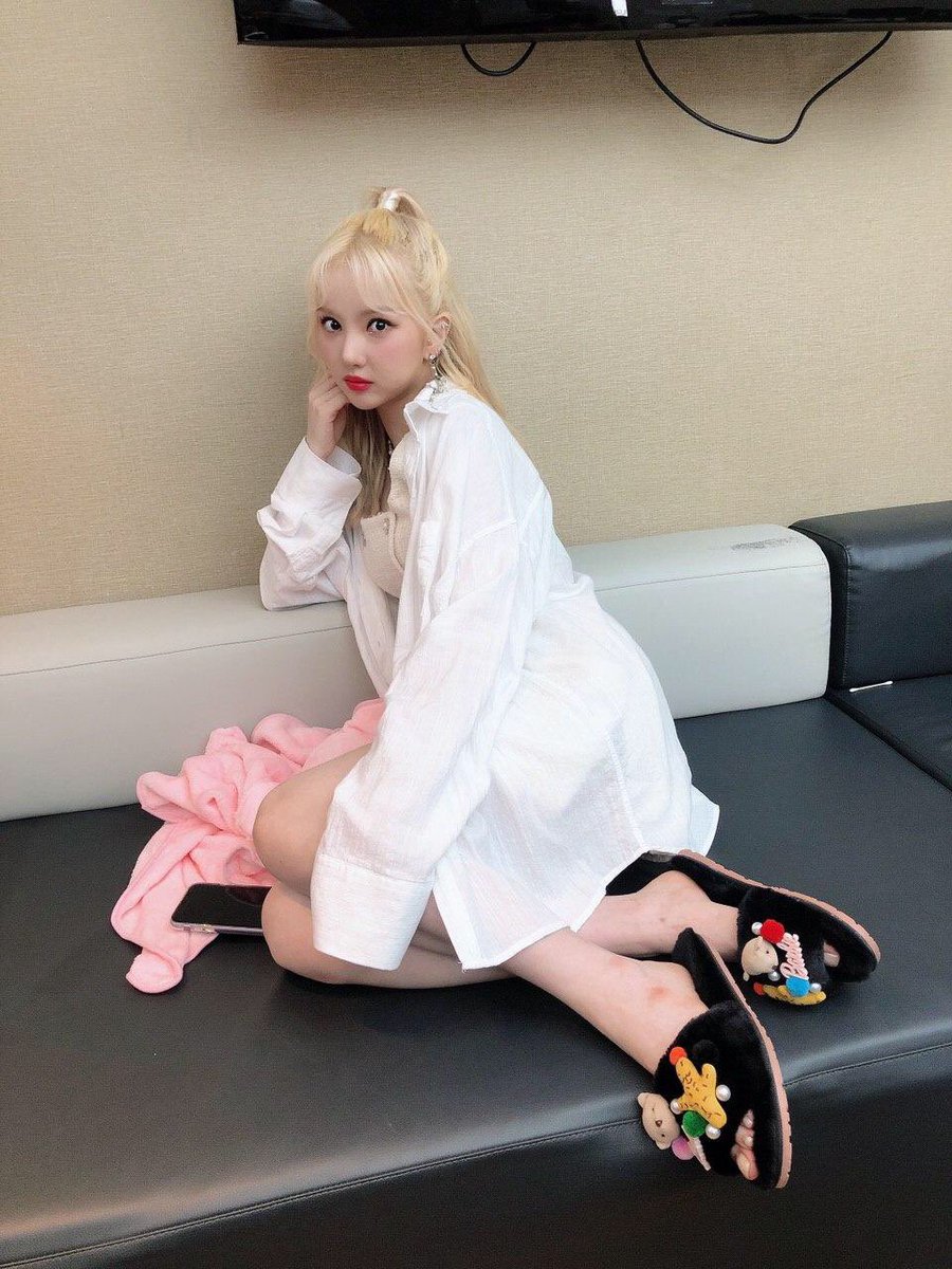 eunha_dmsgk's tweet photo. Both the owner & the item are cute. #GFriend #Eunha #GFRIEND_KCONTACT #KCONTACTDay1 #KCON2020 https://t.co/ymKpnDfbGK