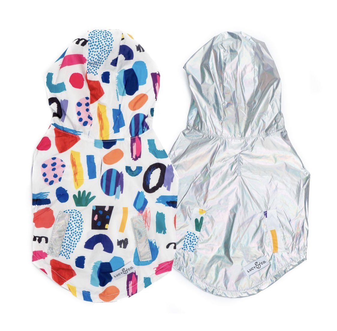 losdoodz's tweet photo. Lucy &amp; Co. does it again with this amazing #raincoat 💙 did we mention its reversible?! 

use code LCLOSDOODZ for 15% off your order at https://t.co/PIrShrfxzC  🌟

click the pic to see #riothegoldendoodle in his new stylish raincoat! https://t.co/uByOYivLHS
