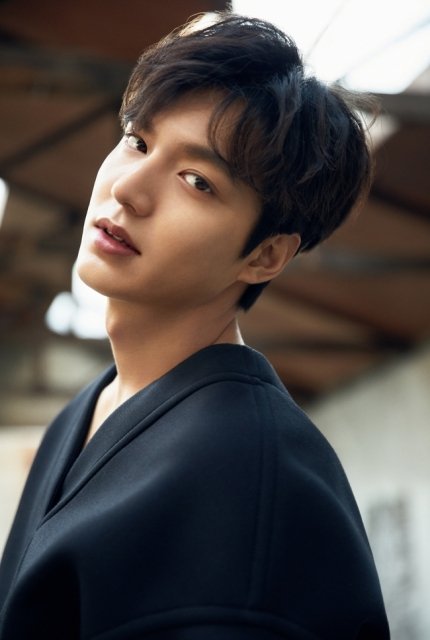 NurSuhadaIsmail's tweet photo. Happy birthday oppa @ActorLeeMinHo 

#HappyLeeMinHoDay
#Happy34thMinHoDay https://t.co/hsPFcbfUIW