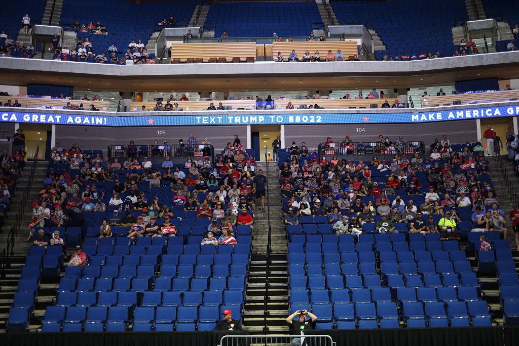 Complex's tweet photo. Trump’s Tulsa rally had under 6,200 attendees, far less than the 19,200 capacity at BOK Center, despite expectations of a full crowd. 

More: https://t.co/nx8DiVctOx https://t.co/A80n3AtVV8