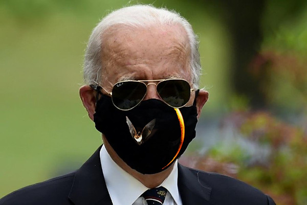 serr8d's tweet photo. @JoeBiden Slo Joe...#AnvilJoe! indeed!
When you gonna have a rally, Joe? There's a High School Auditorium in a Wichita suburb you can pack. Seats 50 people! https://t.co/qRbg4iqx7Z