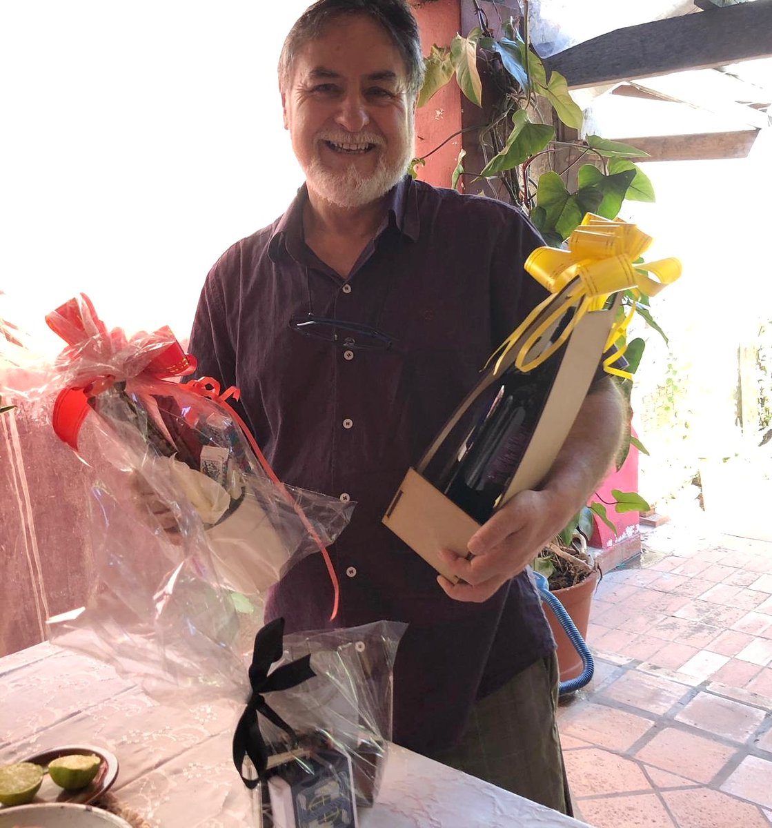 happyboxpy's tweet photo. Un gran padre y un super abuelo, FELIZ DÍA PAPÁ 😍❤️✨ https://t.co/z5M6vEtodE