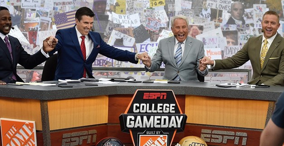 247Sports's tweet photo. Way-too-early bowl projections for 2020 season: https://t.co/gF8wlXYKIk https://t.co/0gFilt2ZgM