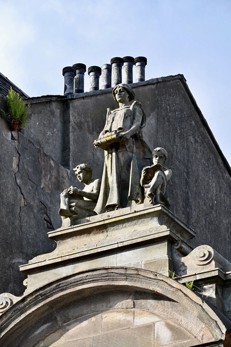 Even more women on buildings tonight! This time all libraries. Maryhill is from a lockdown walk, Woodside and Govanhill are from a while back.  #WomenMakeHistory  @womenslibrary