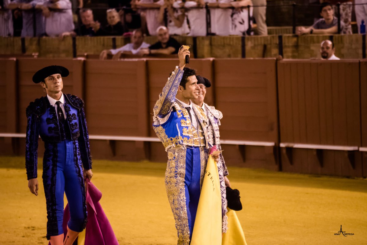 KevindeLuis2's tweet photo. Hoy hace dos años toreé una novillada del @partidoderesina en la @maestranzapages. Pude cortar una oreja a un utrero de una ganadería legendaria. Ojalá pronto pueda volver a sentir a la afición sevillana. 📸: Ana Ortega https://t.co/ZpJk1GugvD