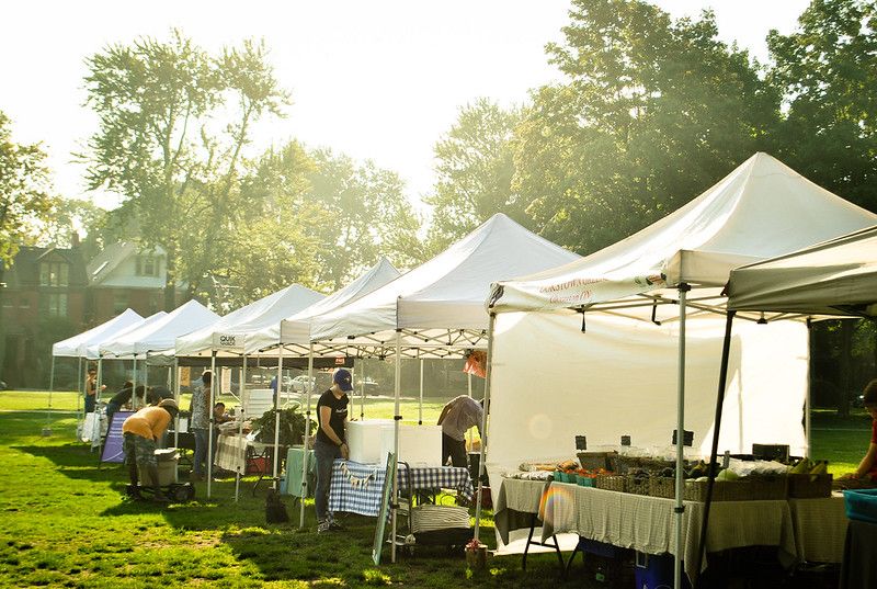 WithrowMarket's tweet photo. Are you looking for a reason to get outside this summer? We're looking for volunteers to help run this year's market. Visit our website to register. #Toronto #TOmarkets #RiverdaleTO #EastYork #WithrowPark #volunteers

https://t.co/XTCd1uSEOf https://t.co/ksDFc5Tajb