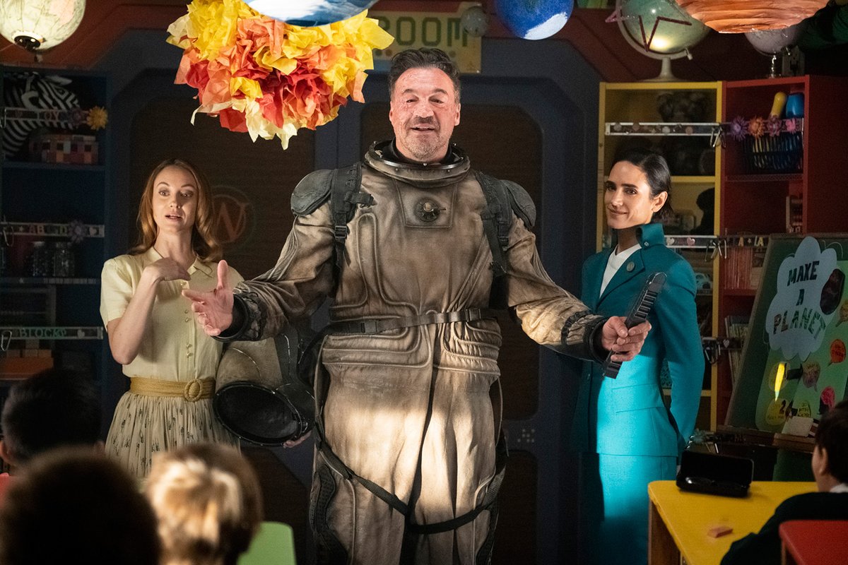 TVTango's tweet image. ⭐Watch tonight @tntdrama 9pm New #Snowpiercer
 @SnowpiercerTV "Trouble Comes Sideways" w/ #JenniferConnelly @DaveedDiggs @alison__wright #MickeySumner #SusanPark @LenaRockerHall @IddoG @AnnaliseBasso #KatieMcGuinness @alekspaun Director @helenshaver About bit.ly/2tmTU5p