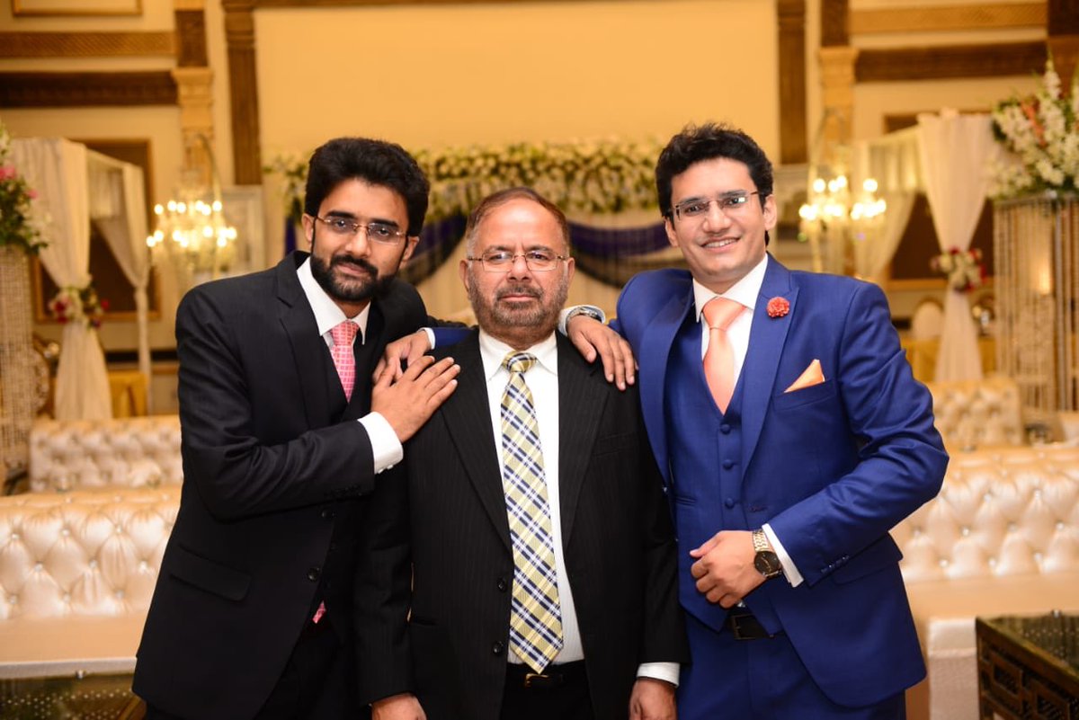 DRABASIT's tweet photo. باپ سراں دے تاج محمد
ماواں ٹھنڈیاں چھاواں
۔
Me , My brother Dr.Aamir Farooq with our mentor , our teacher , our ideal, our friend...our whole world Aba Ji Qibla
Stay blessed Aba ji
.
سب کے والدین کے لیے دعائیں
#FatherDay2020 https://t.co/GCog1jpHpX
