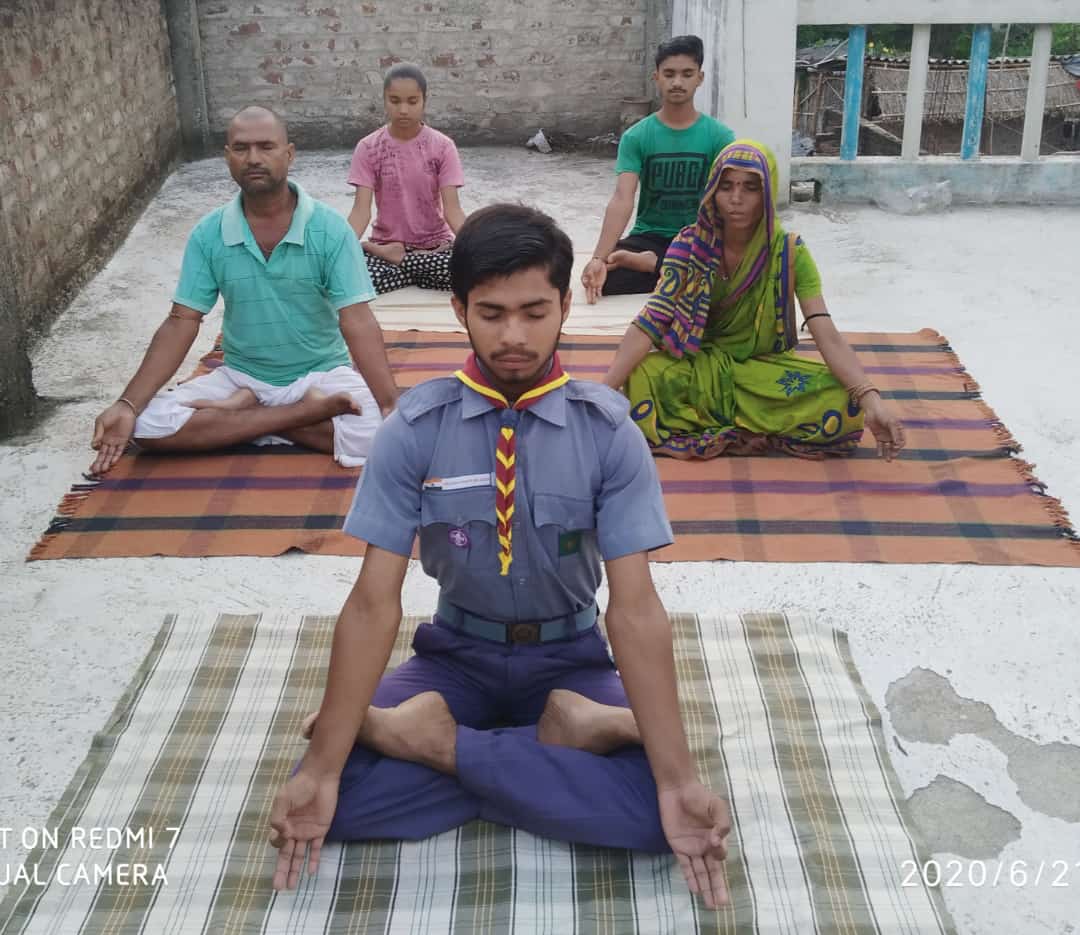 bsgnhq's tweet photo. Scouts, Guides and leaders of Bihar celebrated International Yoga day along their families... #bsg #yogawithbsg 
@narendramodi @KirenRijiju @YASMinistry @moefcc @MoHFW_INDIA @moayush @drharshvardhan @SuPriyoBabul @aniljaindr @DrKKKhandelwal @rkkaushik2012 @aajtak @ZeeNews https://t.co/61QP88zHl5