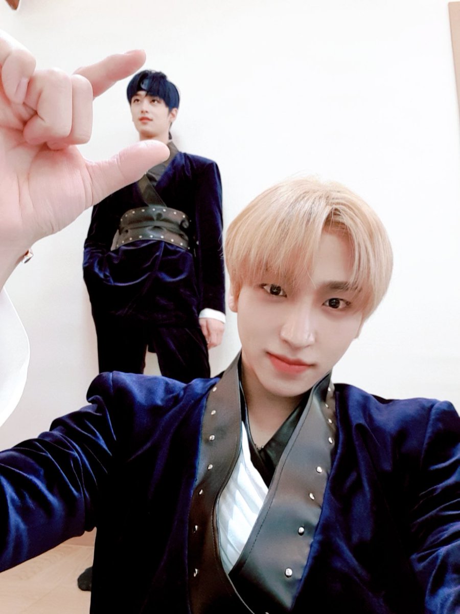 [상연] 몰래 같이찍기찍었는지 아무도 모르고 있다는게 포인트 #학년인실패ㅠ