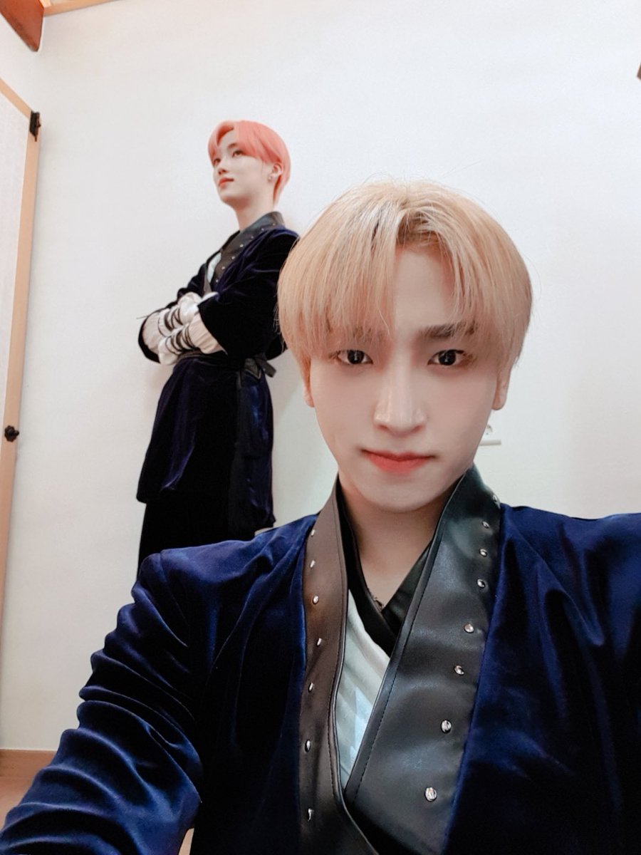 [상연] 몰래 같이찍기찍었는지 아무도 모르고 있다는게 포인트 #학년인실패ㅠ