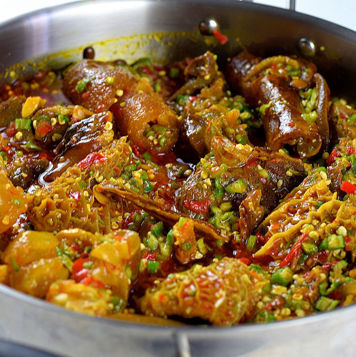 sisijemimah's tweet photo. OKRA SOUP 2.0. Video recipe here
https://t.co/R35F8htAeq https://t.co/iZxy0B0LED